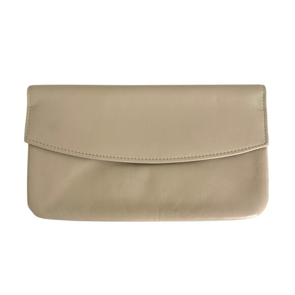St. Thomas Handbags - Vintage Ivory St. Thomas Cowhide wallet purse multi-functional